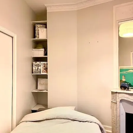 - Tour Eiffel - Bail Mobilite Apartment Paris